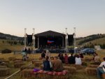 Scena mobila 8.5m x 6m x 7m cu 2 extensii line-array/ecran - imagine 2