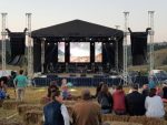 Scena mobila 8.5m x 6m x 7m cu 2 extensii line-array/ecran - imagine 4